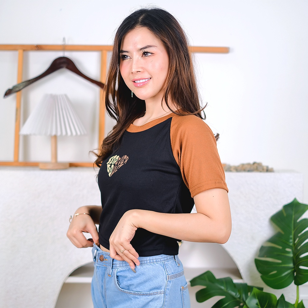 AFI - EC - Kaos Forever Love Crop Top RIB