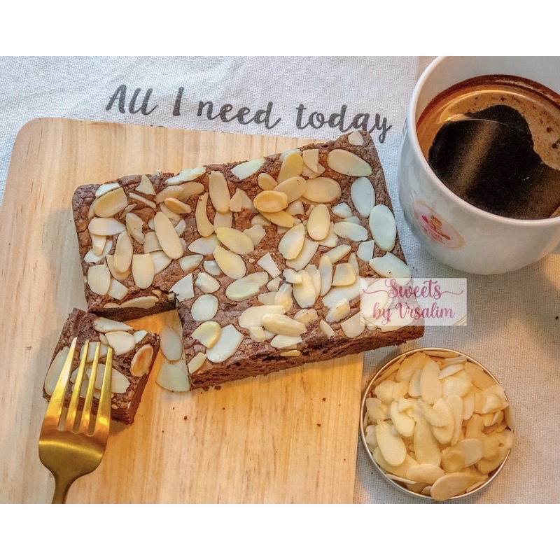 

Fudgy Brownies Almond