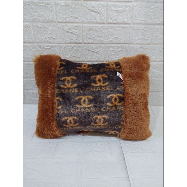 BANTAL TIDUR MOTIF KOTAK ( UKURAN 50 CM × 35 CM )