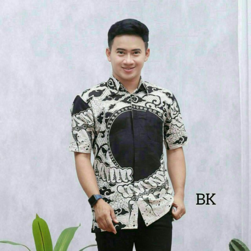 Batik Pria Motif Mega Mendung Hitam Putih Terbaru