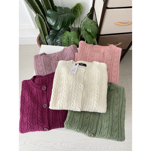 Catty Cardigan Motif-3