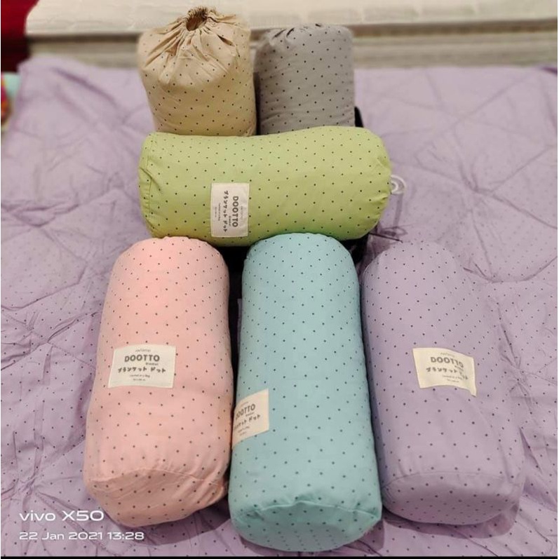 SaLE Informa selimut dotto dootto doto /marshmallow blanket informa uk 150x200