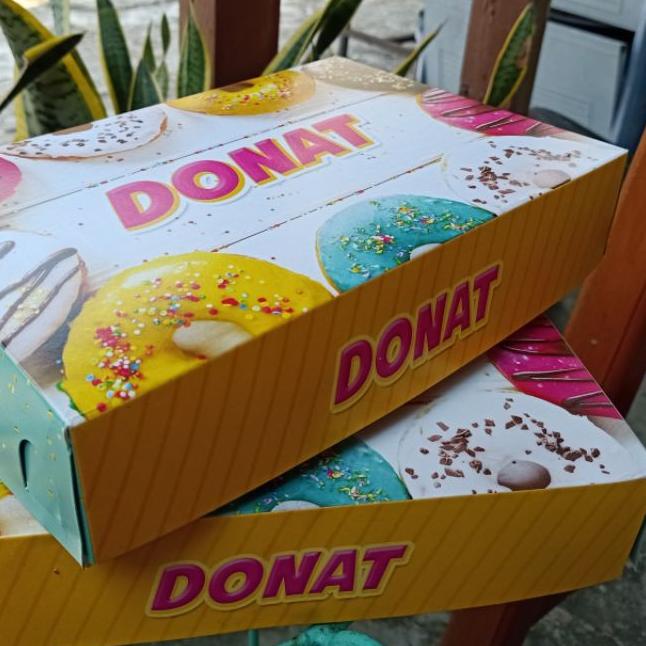 dus donat isi 6/12 donat / box donat / ukuran 27x18.5x5.5