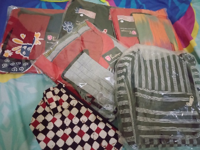 Blus Batik Cap Ayam Saku Bundar