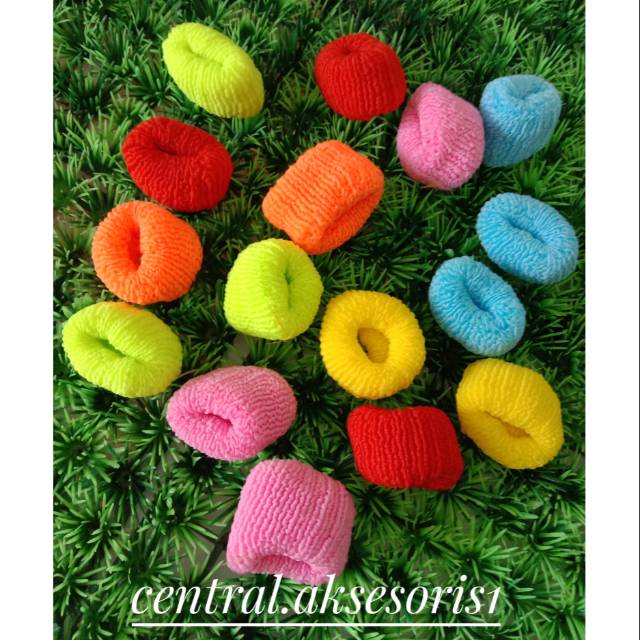 

Kuncir Donat Warna Warni Elastis 1 pcs
