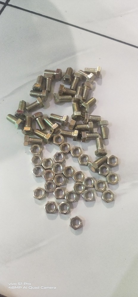 Baut Mur Siku Kuning M8 X 15(1,5cm) Kunci 12 Per Pcs