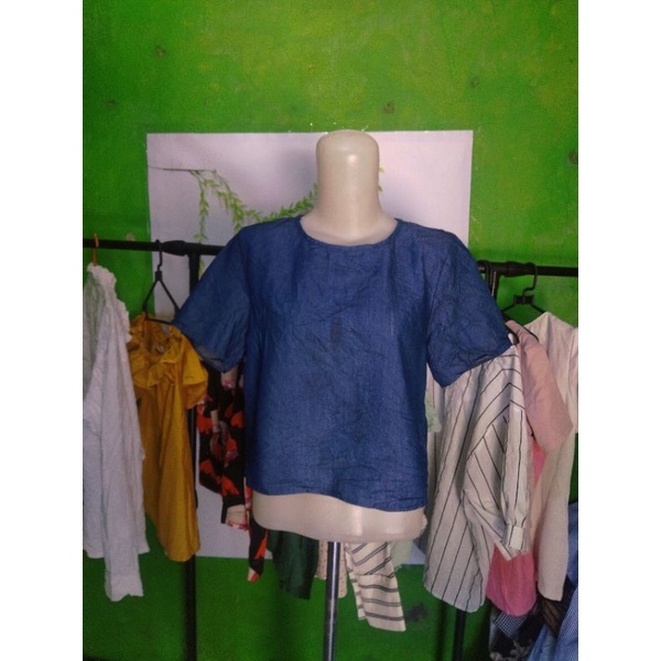 CROP TOP ~THRIFT SHOP