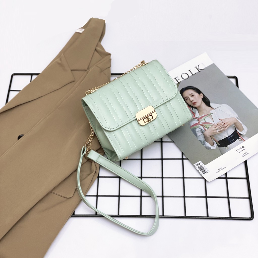 Slingbag Poppy Embos - Tas Selempang Wanita