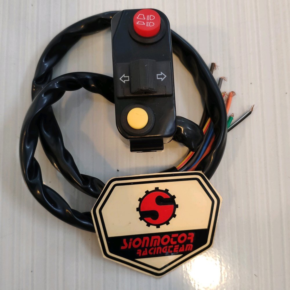 Saklar Kiri Hitam Model Domino 3Tombol  SION MOTOR