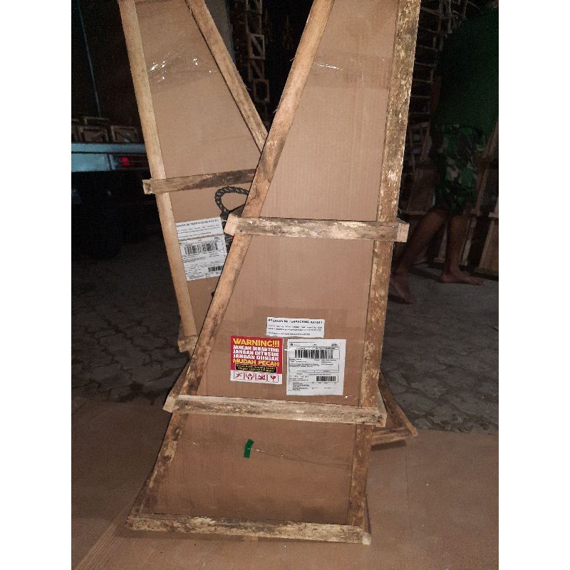 Packing Kayu Gitar, Amplifier, Cajon, dan Barang Mudah Pecah Lainnya