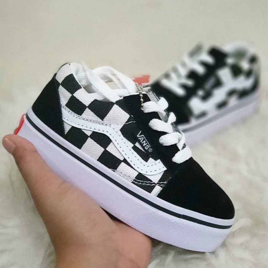 SEPATU VANS IMPOR KIDS JUNIOR MOTIF CATUR BLACK WHITE HITAM PUTIH KADO ANAK KECIL TK SD COWOK CEWEK