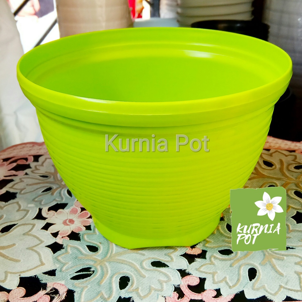 Pot Tanaman Bunga NKT Lebah 18 Cm Warna Hijau Muda Motif Tawon