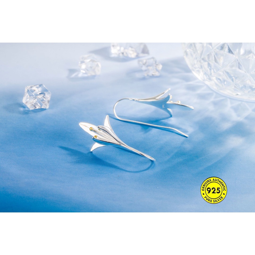 Anting Bentuk Bunga Lily Tiga Dimensi Bahan Sterling Silver Gaya Retro Untuk Wanita