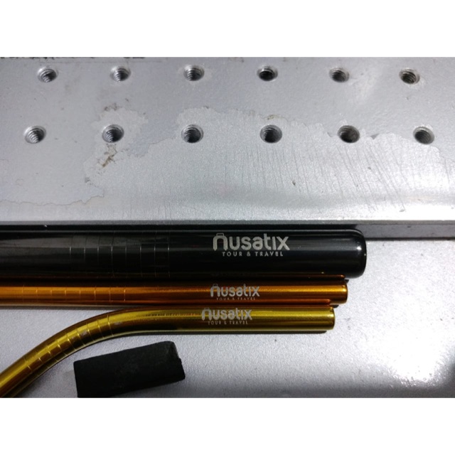 CUSTOM GRAFIR UKIR SEDOTAN STAINLESS STRAW SET BISA ECER