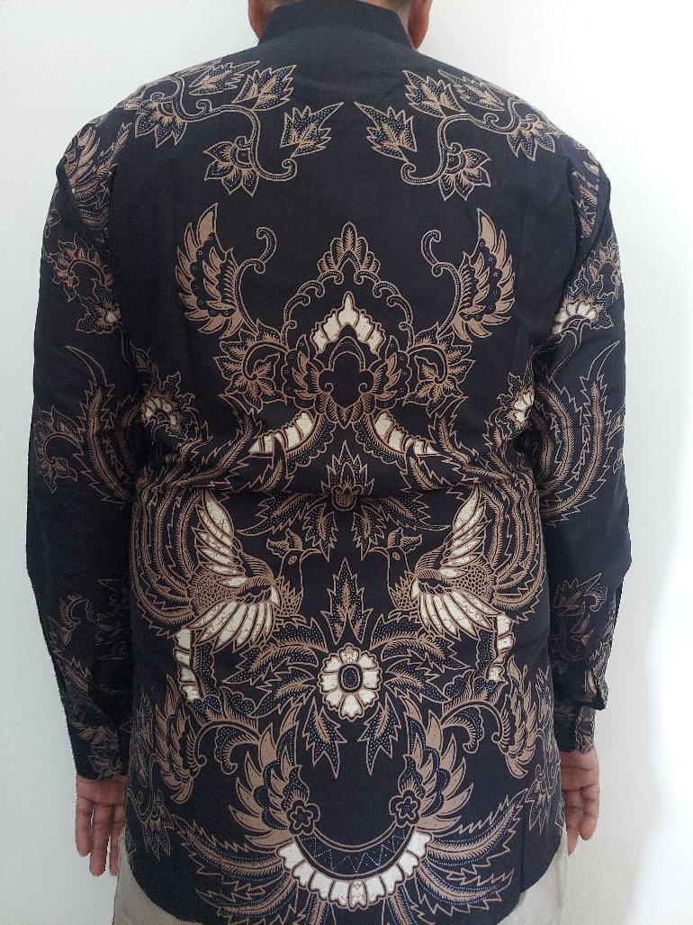 Wirasana Kemeja Batik Pria Lengan Panjang Slimfit Katun Printing Hem Baju Seragam Kantor Modern