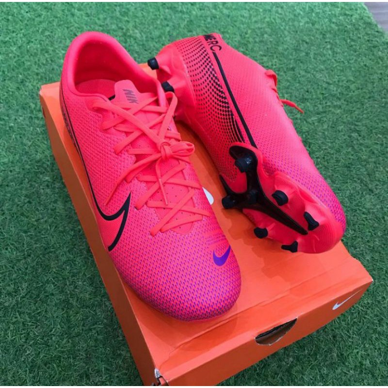 Sepatu bola Nike Mercurial 13 Academy FG