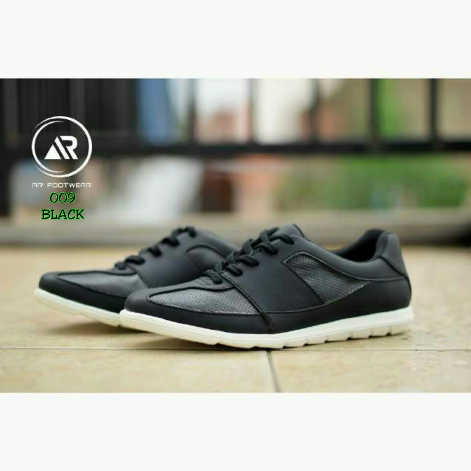 Sepatu Sneakers Casual Pria AR ukuran 39-44 by.Leozara