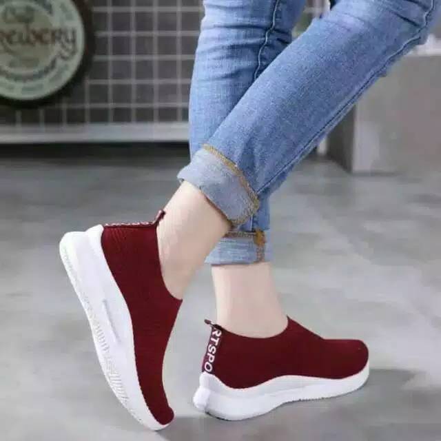 Sepatu Wanita Sneakers Slip On Vegasus 2022