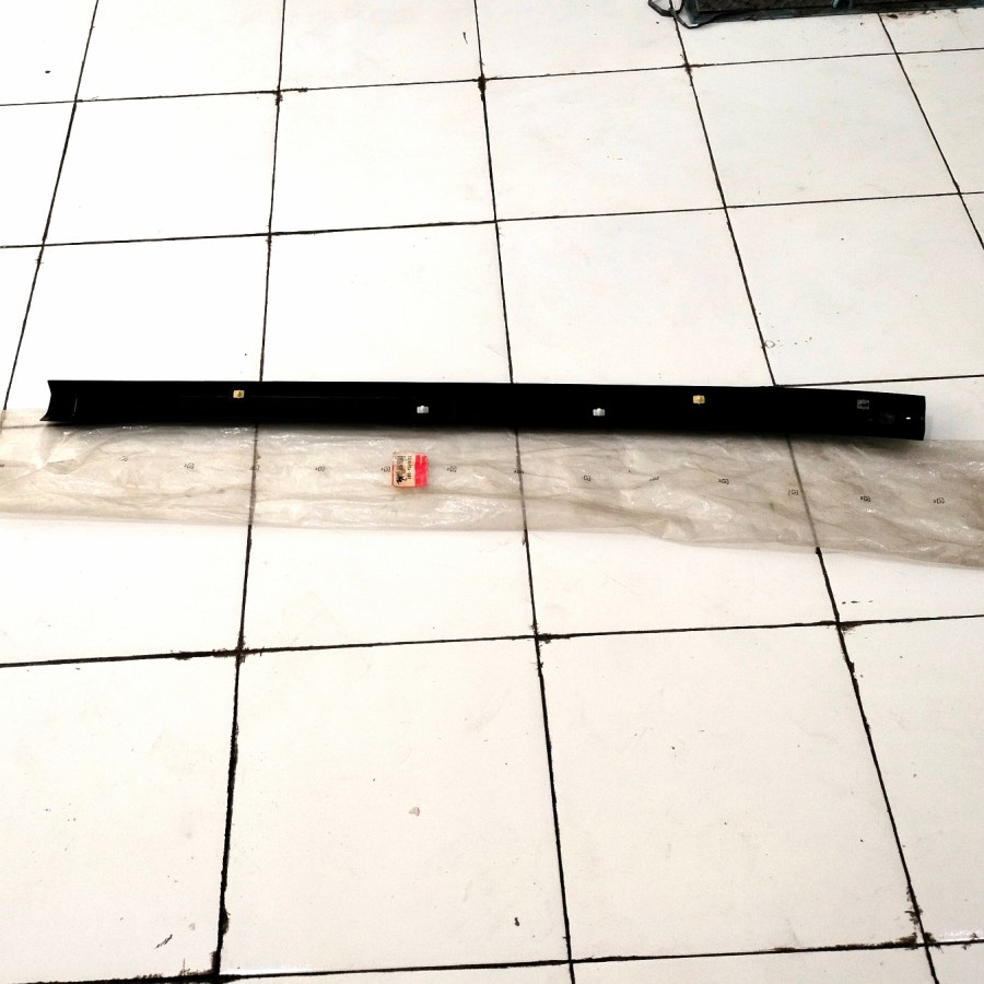 Garnish Roof Atas Depan Kiri CRV Gen 2 2002-2006