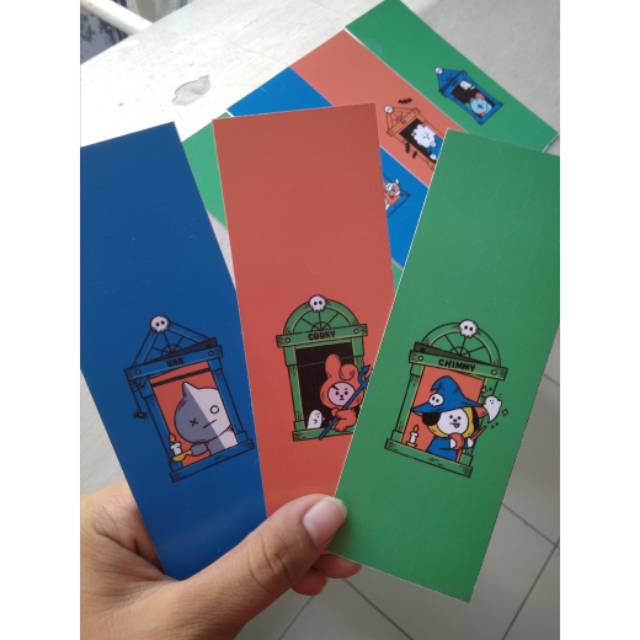 

Bookmark Halloween BT21