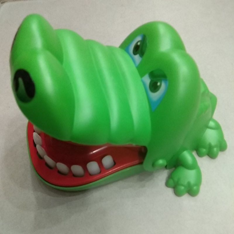 Crocodile Dentist / buaya gigit