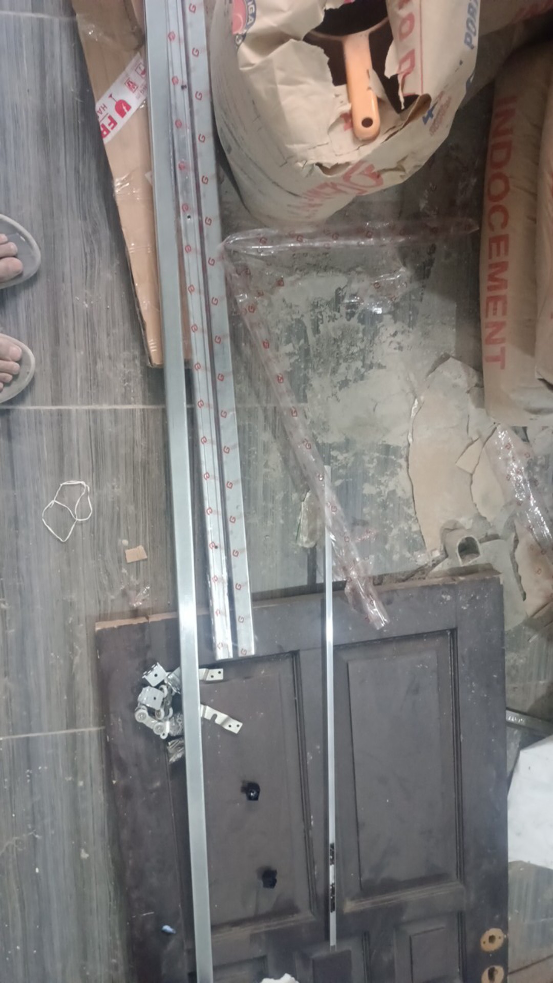 Sliding Track C4 Glatino/ Rel Pintu Geser 2,1 M Estilo / Rel Pintu Sliding 210 Cm By Belucci