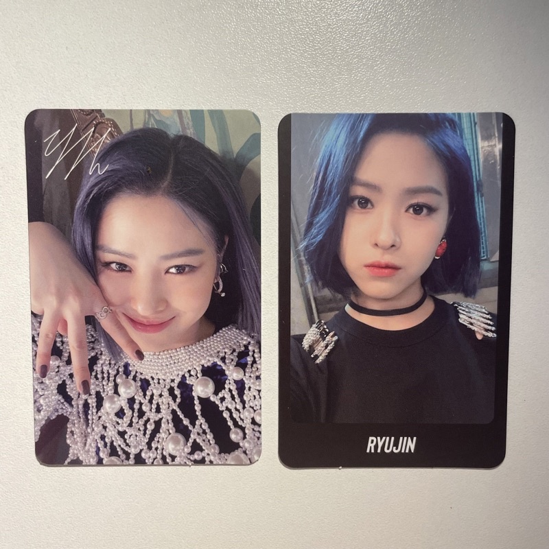 ITZY RYUJIN WANNABE PHOTOCARD ITZ ME IT’Z PC BORDER SIGN BLUE HAIR LIA YUNA CHAERYEONG YEJI ALBUM