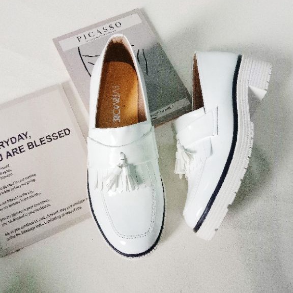 Aruna Shoes Putih Sepatu Docmart Sepatu Wanita Formal Kasual