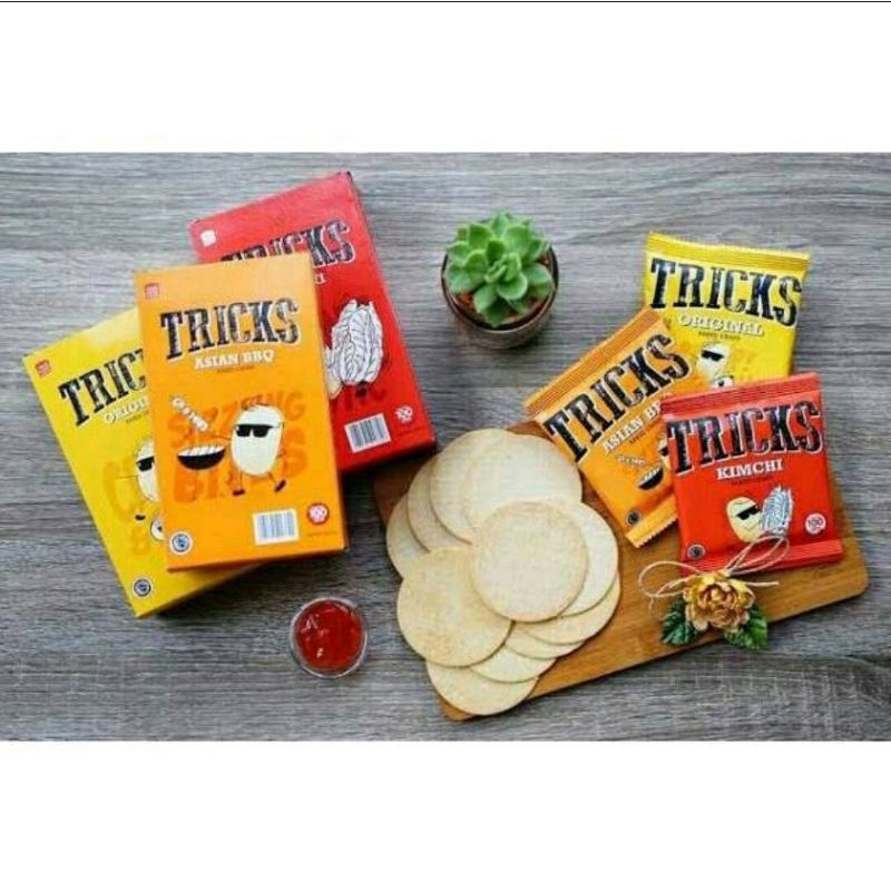 

Tricks biskuit kentang potato baked chips, 10pcs x20gram