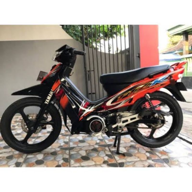striping lis stiker standar Ori Yamaha F1ZR sporty 2005 hitam orange stiker Ori f1zr sporty hitam or