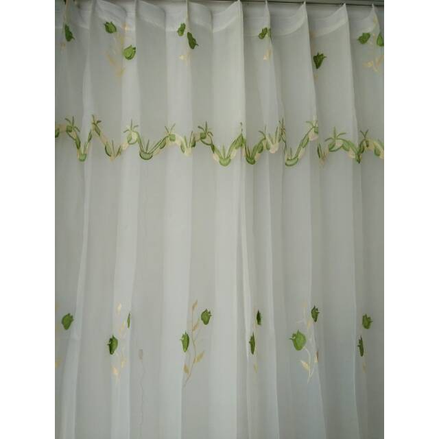 Dalaman gorden berponi