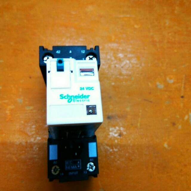 relay schneider 24vdc kaki 8 + socket