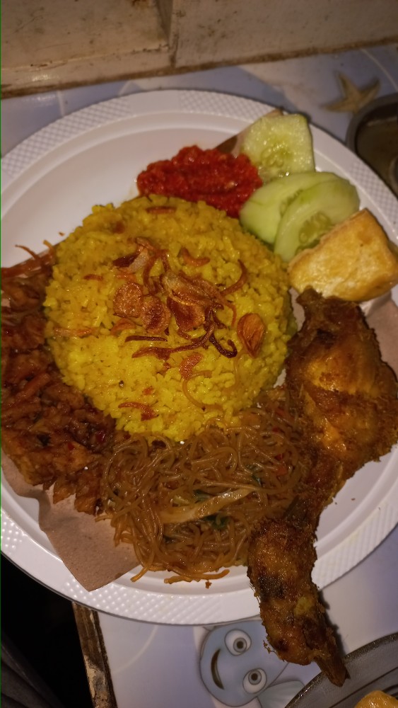 Piring Plastik Putih Susu P9 Besar Large Kue Ultah