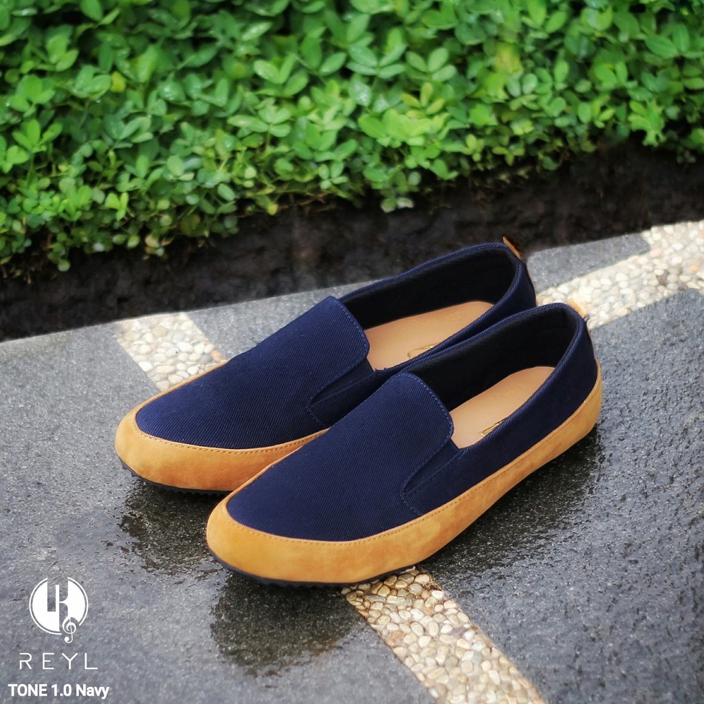 SEPATU PRIA KASUAL - REYL SLIP ON PRIA