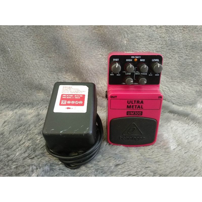Efek gitar behringer um300 ultra metal dan adaptor convert mulus ori