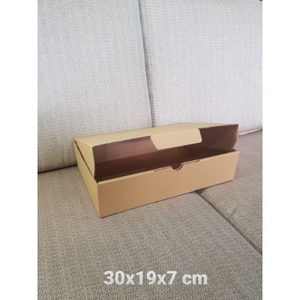 

Kardus Box uk. 30x19x7 cm Kotak Karton Die Cut