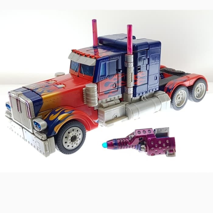 Optimus Prime Leader Class Transformers TFTM