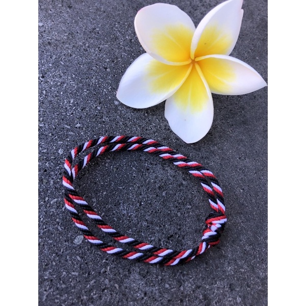 GELANG BENANG TRIDATU