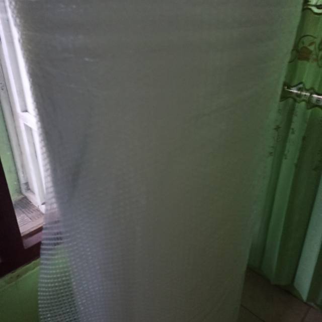 

Buble Wrap Hitam Dan Putih 1,25x50 m