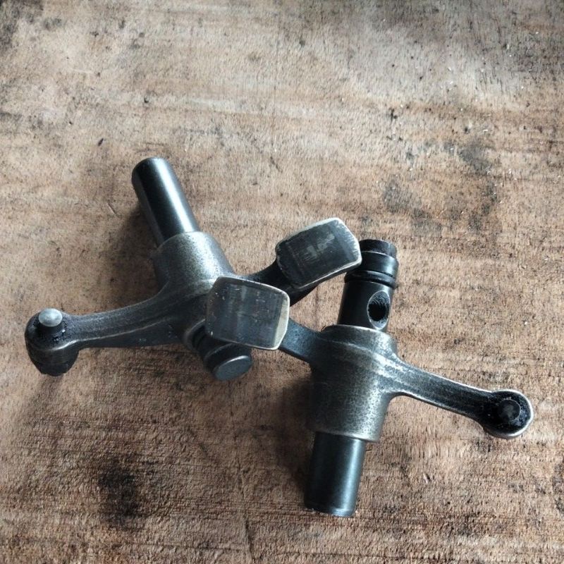 roker arm / temlar suzuki thunder 125 original