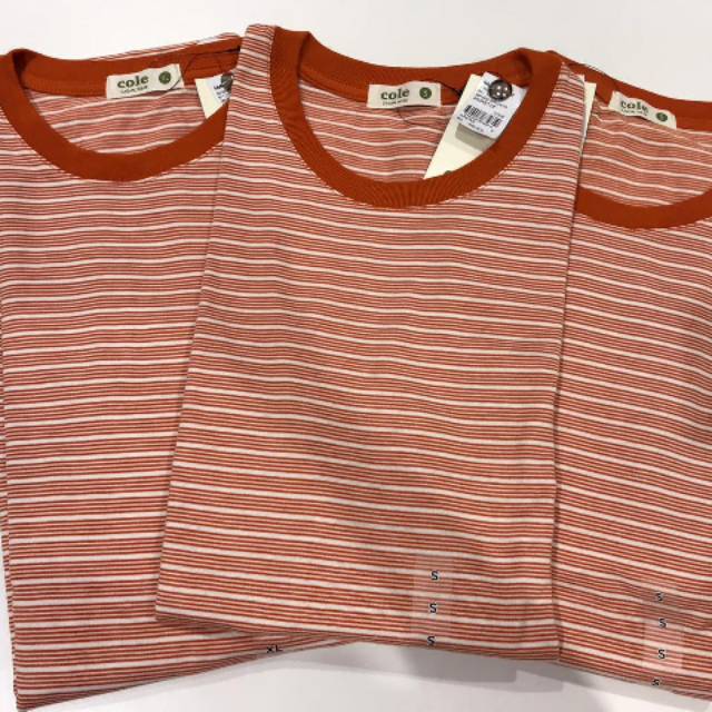 Cole , kaos oblong bergaris