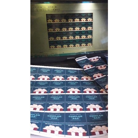 

Sticker Label Pesegi ukuran 3cm x 3 cm