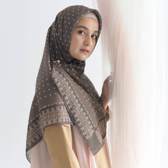 Shireen Sungkar by SS