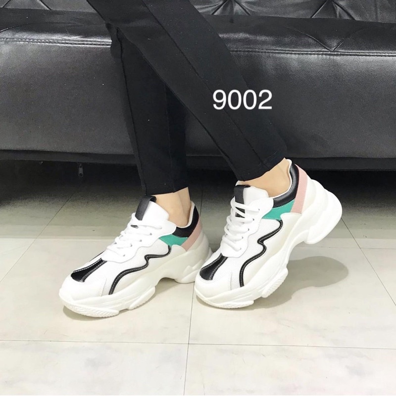 sneakers 9002c size 36,37 tinggi 5cm wanita import realpict