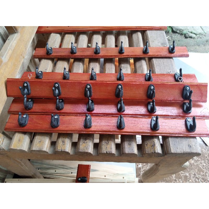 kapstok dekorasi dinding kayu