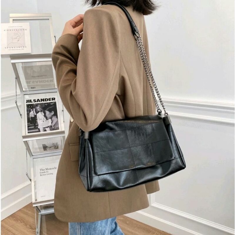 Tas selempang wanita ZARA polos soft rocker crossbody