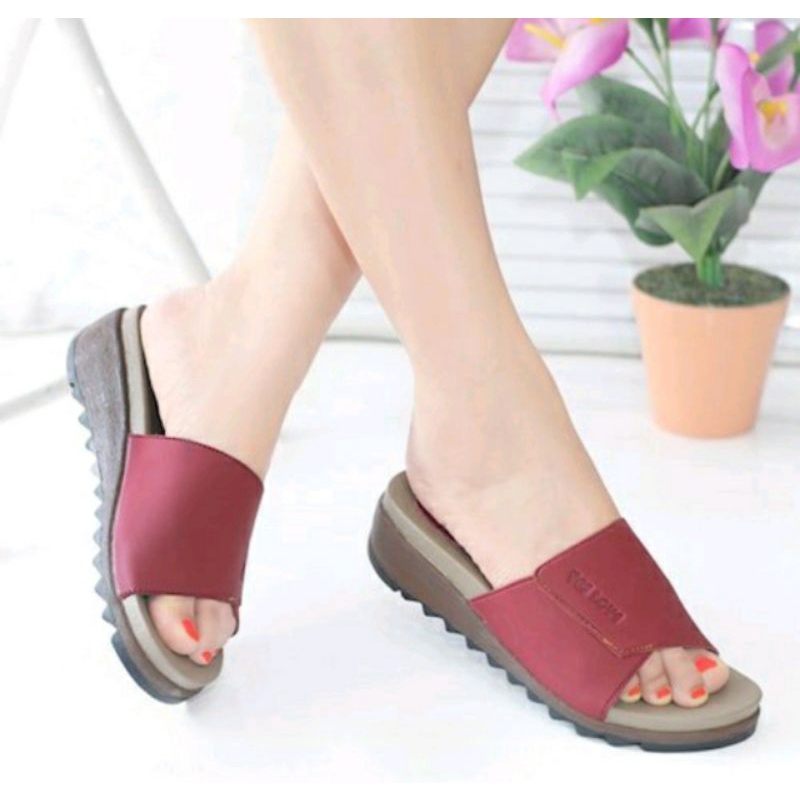 Invincible Wedges Wanita Casual Sandal Wedges Wanita Selop Kokop Terbaru Kekinian