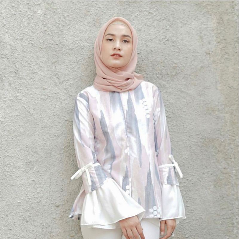 kelly blouse by wearingklamby