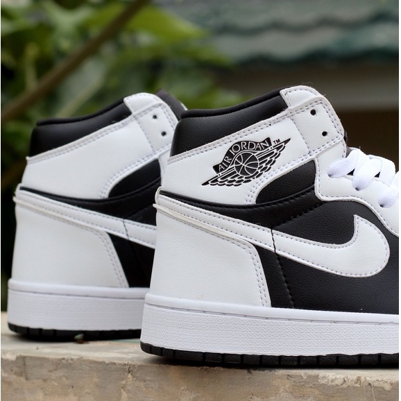 BEST SELLER AIR JR RETRO HIGH WHITE BLACK