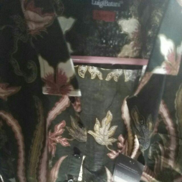 Kemeja Batik Slimfit Pria Eksklusif Lengan Panjang Warna Biru Motif Merak Lbl 1011